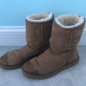 Short tan UGG boots